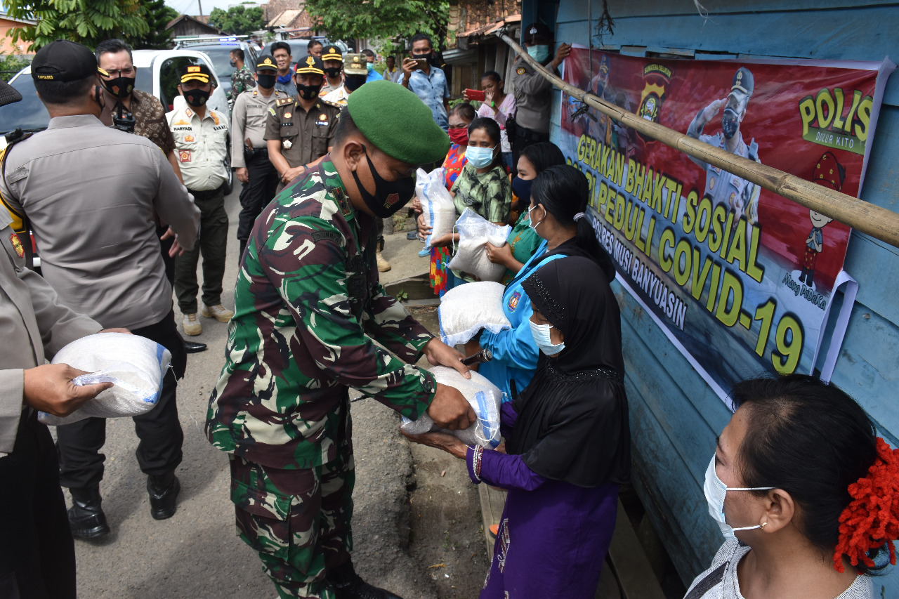 DITENGAH PANDEMI POLRES MUBA BERBAGI