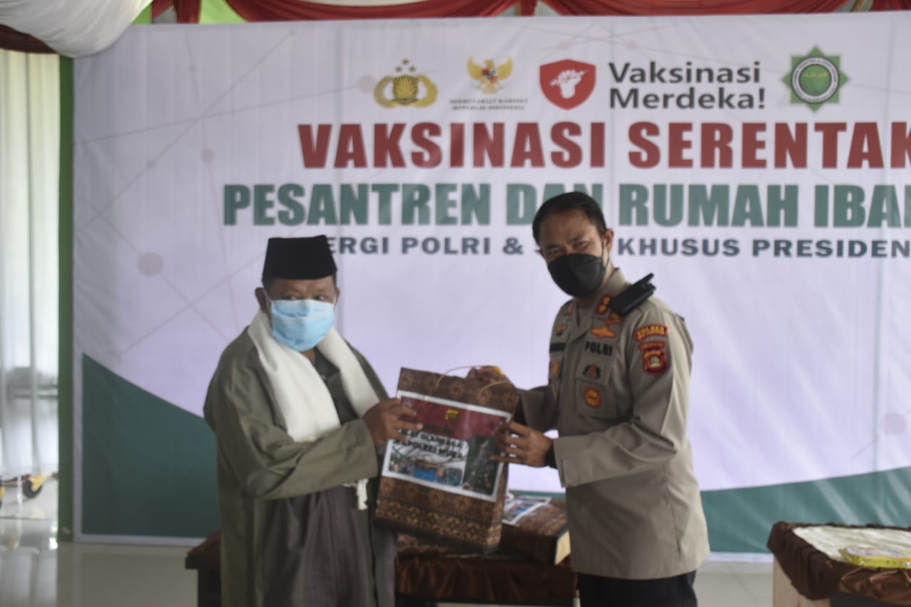 POLRES MUBA MENGELAR VAKSINASI MERDEKA BAGI PESANTREN DAN RUMAH IBADAH