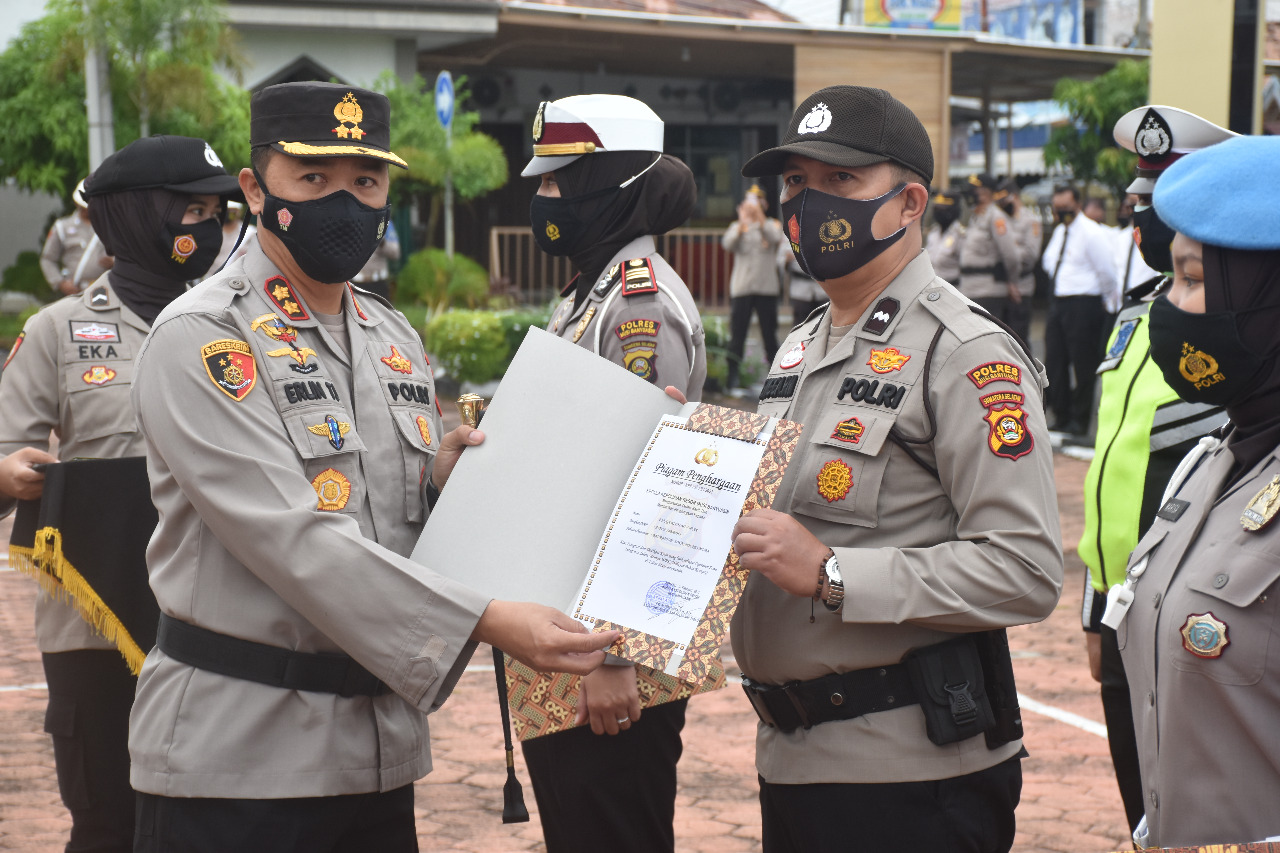 86 PERSONIL BERPRESTASI POLRES MUBA MENERIMA PENGHARGAAN DARI KAPOLRES MUBA