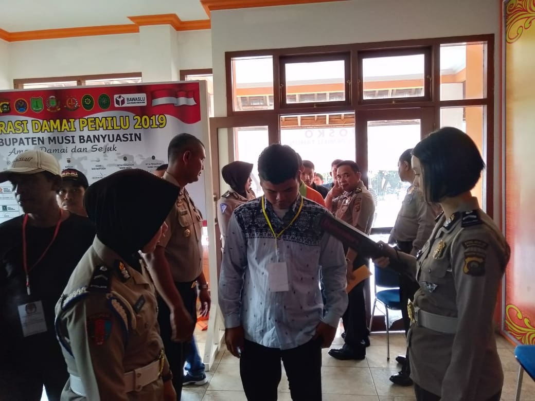 POLRES MUBA PERKETAT PENGAMANAN KPU PELIPATAN SURAT SUARA PEMILU 2019